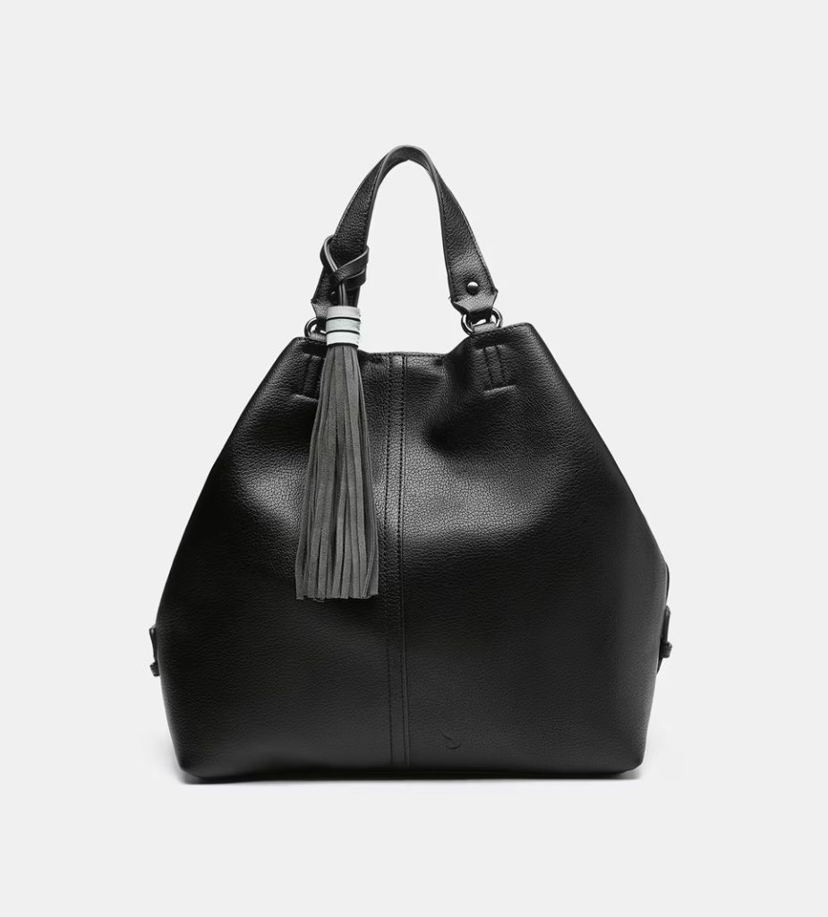 Actualiza tu armario con las últimas tendencias disponibles en El Corte Inglés 69 bolso negro de mano de El Corte Ingles