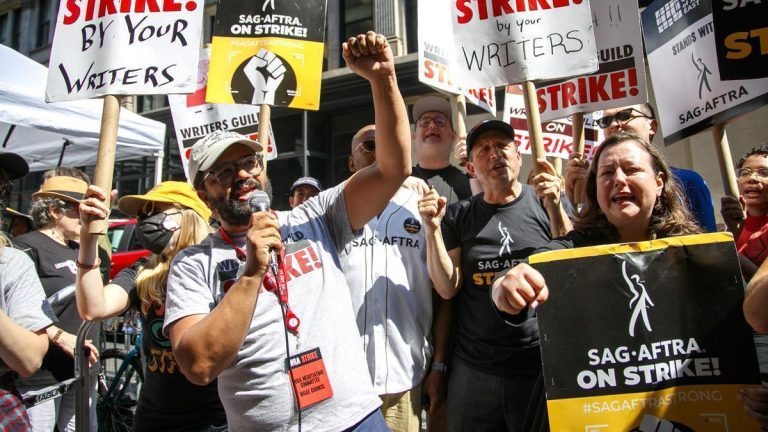 Los guionistas y los estudios abren la puerta del final de la huelga en Hollywood