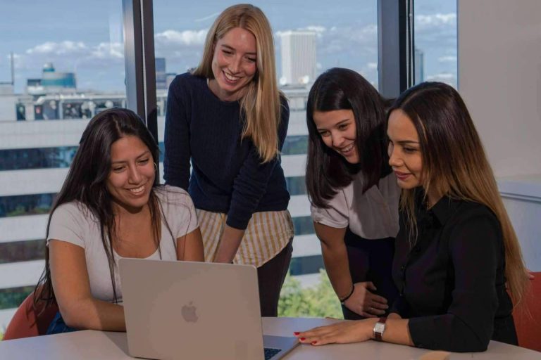 Primera Impresión ofrece un servicio de personal branding para conseguir una identidad corporativa sólida y efectiva