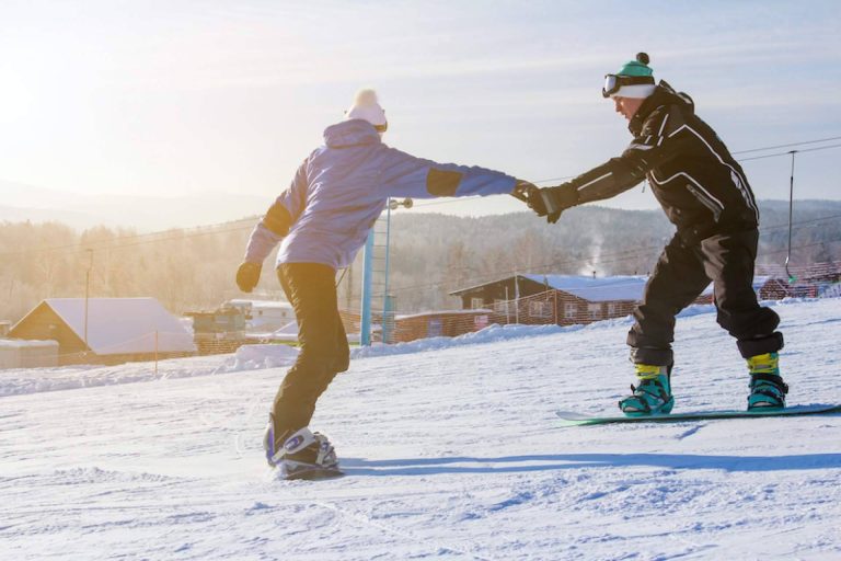 La preparación de los instructores de esquí y de snowboard durante el verano para la temporada alta de nieve