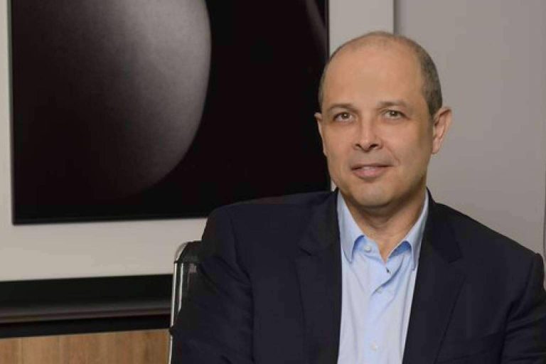 La fórmula matemática de la juventud se convierte en un tratamiento del Dr. Moisés Amselem