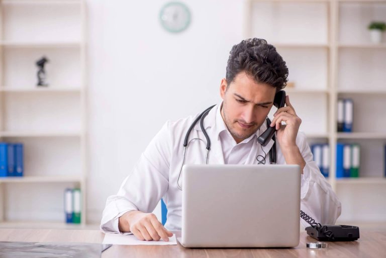 ¿Dónde encontrar una plataforma de telemedicina que actúe como un médico en casa? CareMe