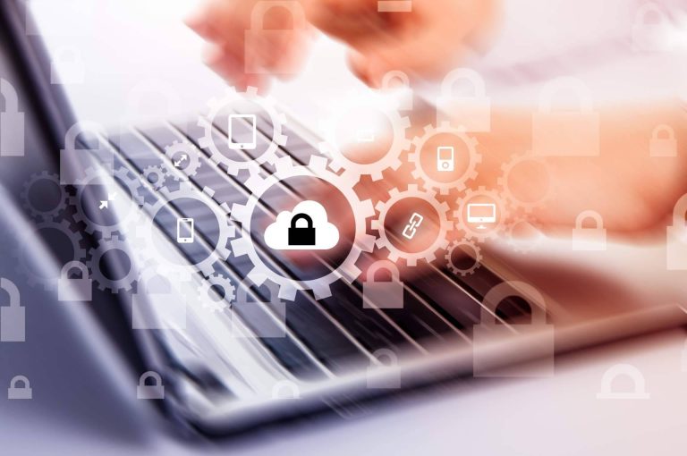 Desarrollo de soluciones informáticas de gestión tales como ERP, CRM