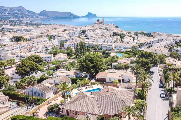 Todo lo que ofrece la zona Costa Blanca para alquilar o comprar, con Dinhjelper-Realestate