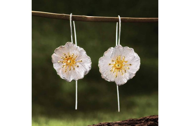 Kitara ofrece pendientes de plata y oro