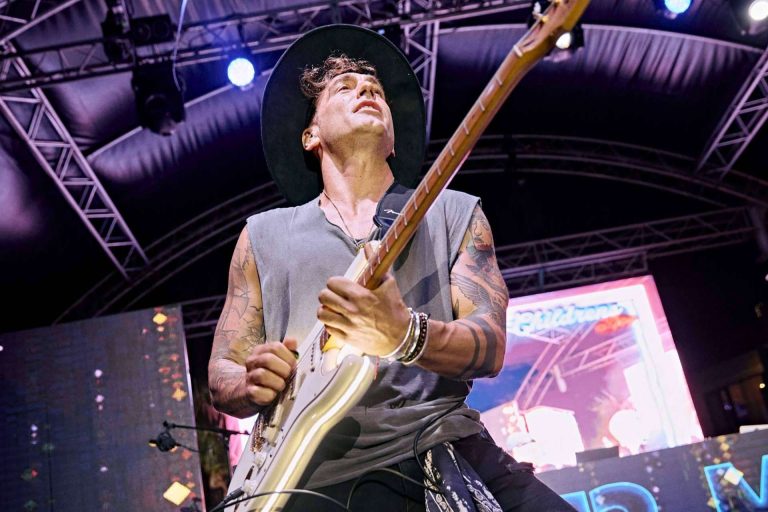 Manuel Moore; un espectáculo masivo en el Hard Rock Ibiza