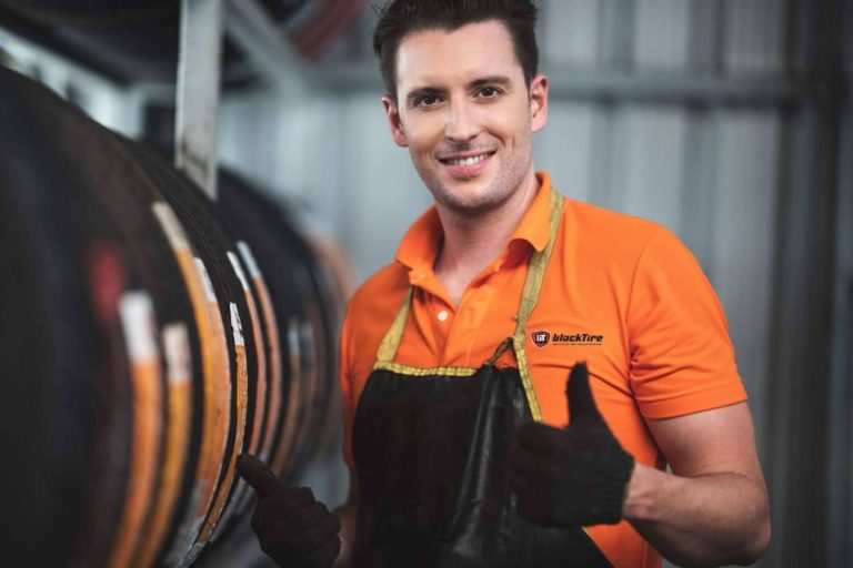 BlackTire se encarga del mantenimiento del vehículo multimarca en sus centros especialistas