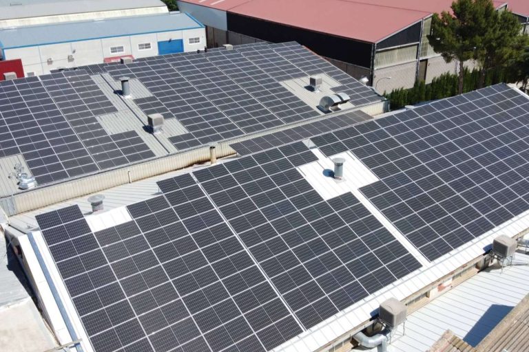 Iner Smart Solar ofrece instalar placas solares sin inversión