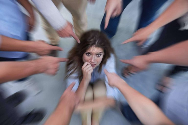 Estos son los síntomas de vivir el síndrome de la impostora