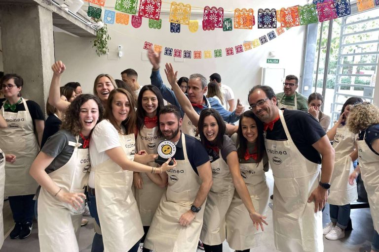 ¿Qué es Cocinea y qué servicios ofrece a particulares y empresas?