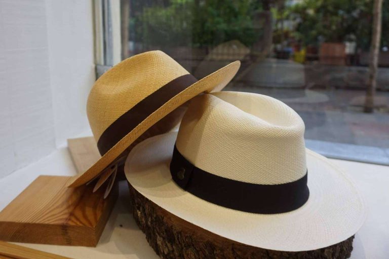 Estilo y elegancia con los sombreros de Santacana
