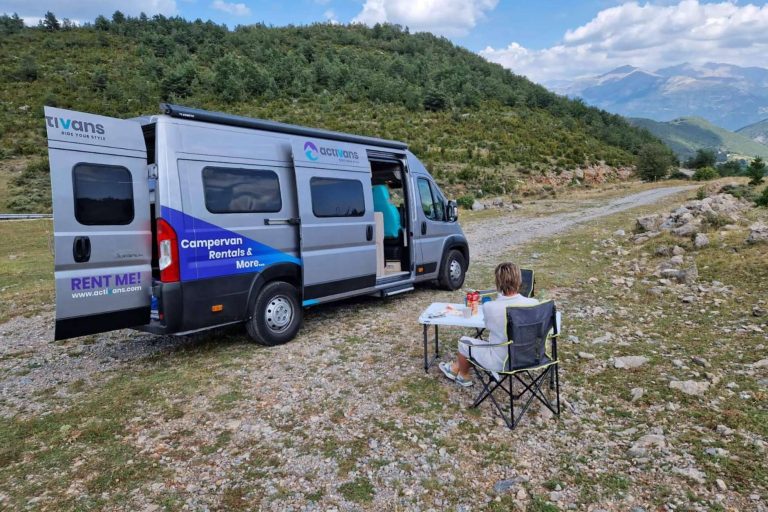 Disfrutar de viajes familiares únicos con el alquiler de autocaravanas en Girona de Activans
