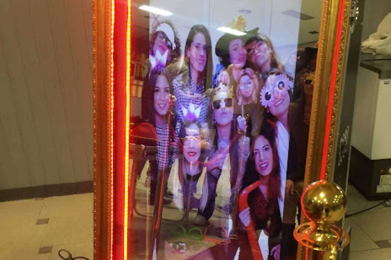 Acerca de los fotomatones en Valencia de Foto Show Espejo Mágico