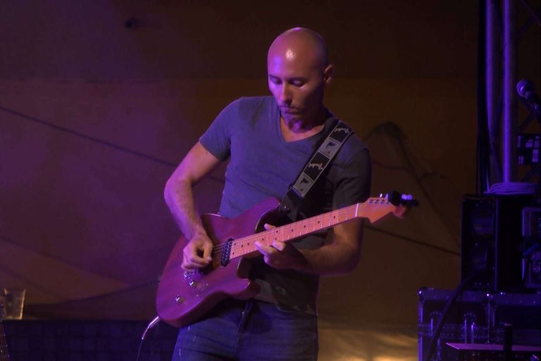 Eddie Lover y su hard blues band, vuelve Double Excess