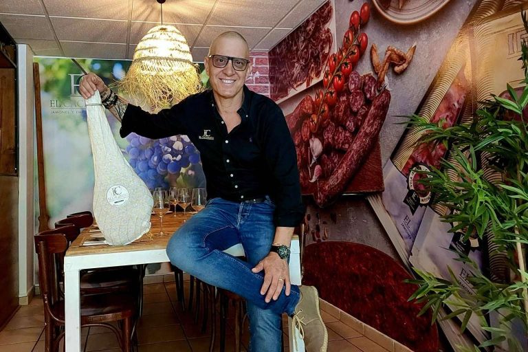 Cocina reveladora en una charcutería transformada en restaurante