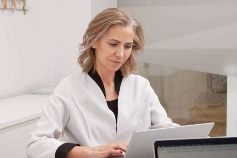 Ortodoncia invisible para adolescentes sin brackets, una técnica vanguardista abalada por la experiencia de la Dra. Cristina Viyuela