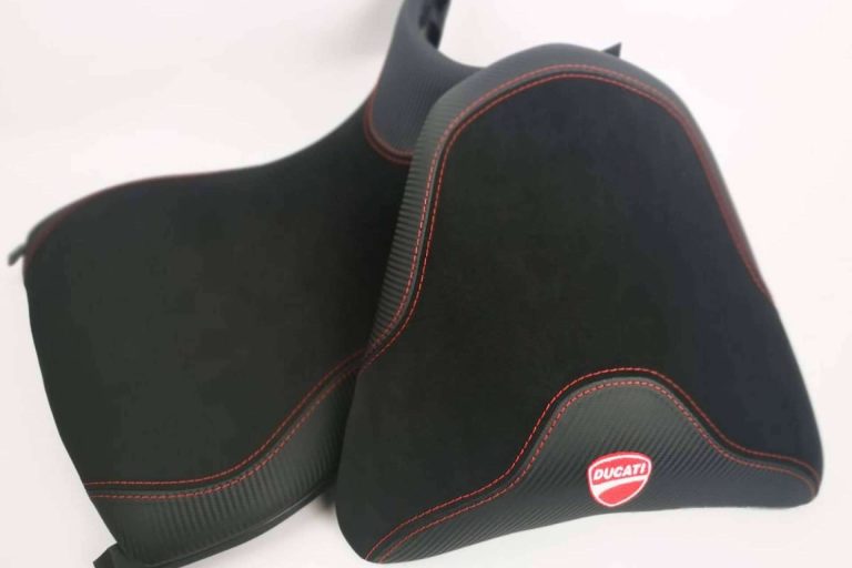 JM-Fundas dispone de un amplio catálogo de fundas de asiento para moto personalizadas