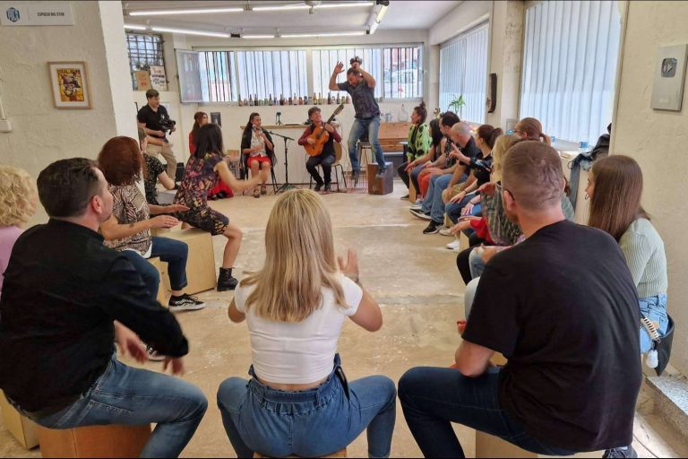 Sinergia Sonora; integrando equipos a través de la percusión