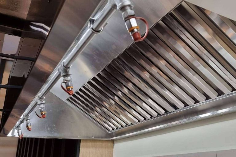 Grupo Industrial ofrece campanas industriales para purificar el aire en todo tipo de cocinas