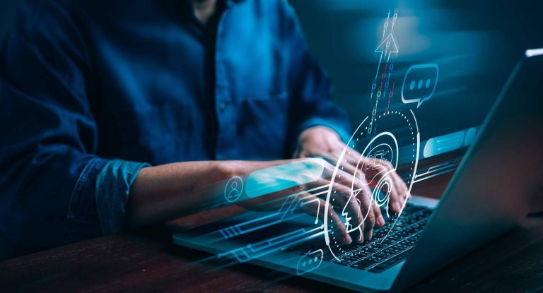 Un asistente virtual para los procedimientos internos de las empresas es YouTouch