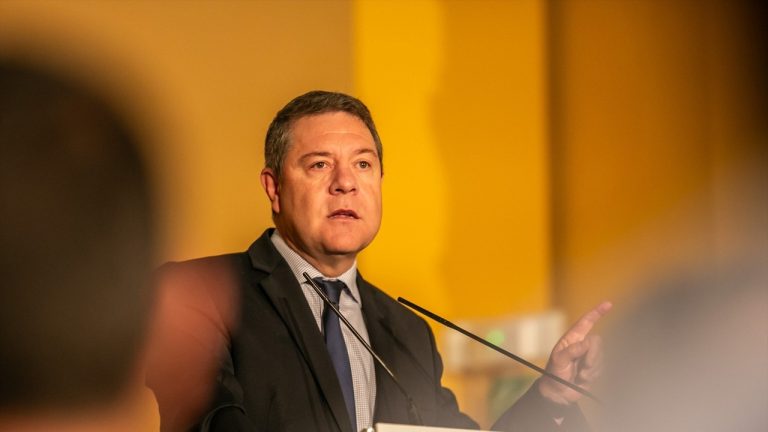 Emiliano García-Page carga contra el indulto a Laura Borràs y el Gobierno lo defiende como ‘útil’