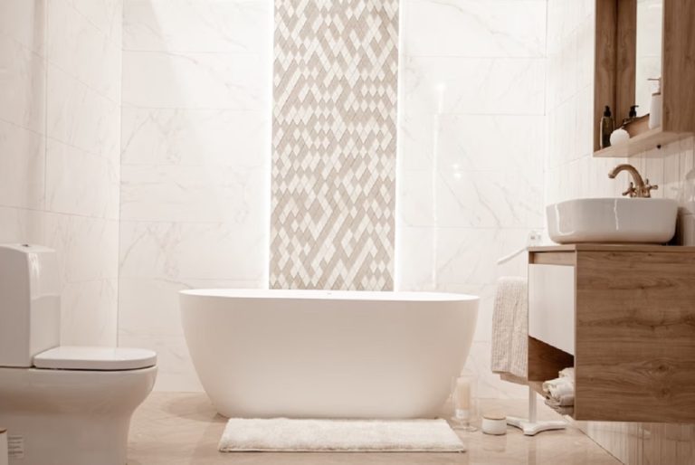 Consejos que debes seguir para la reforma de un baño práctico y moderno