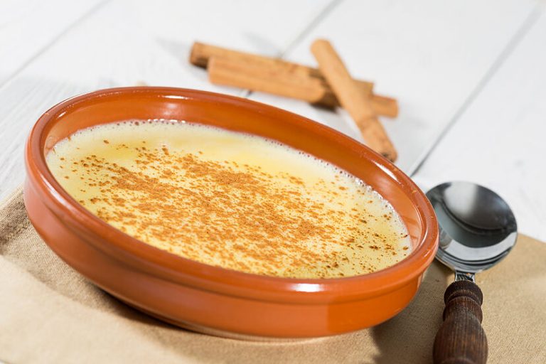 Prepara esta sencilla receta de natillas caseras para dar el toque final a tus comidas