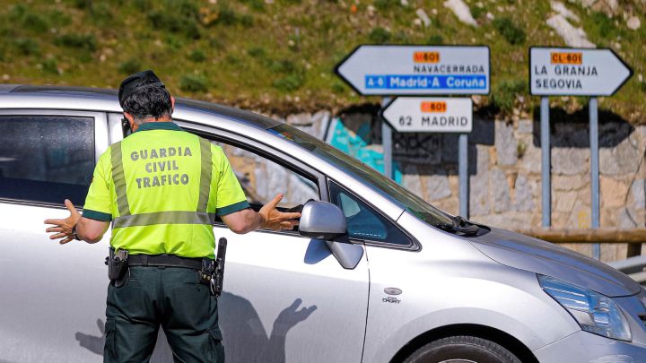 El uso del teléfono móvil al volante, la infracción predominante