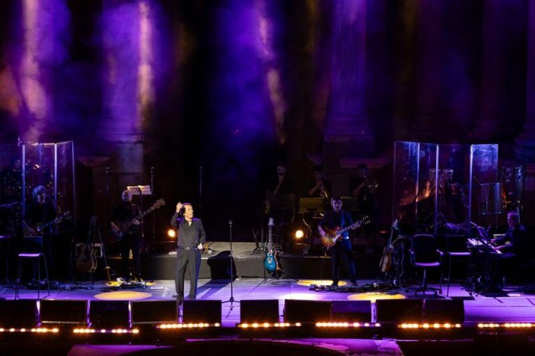 Raphael regala una noche de 