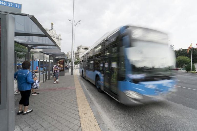Los autobuses de la EMT en Madrid son gratuitos este lunes por ser jornada 