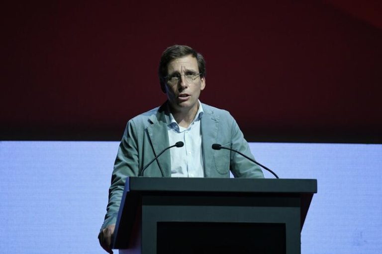 Almeida celebra que la final del Mundial 2030 tenga lugar en Madrid: 