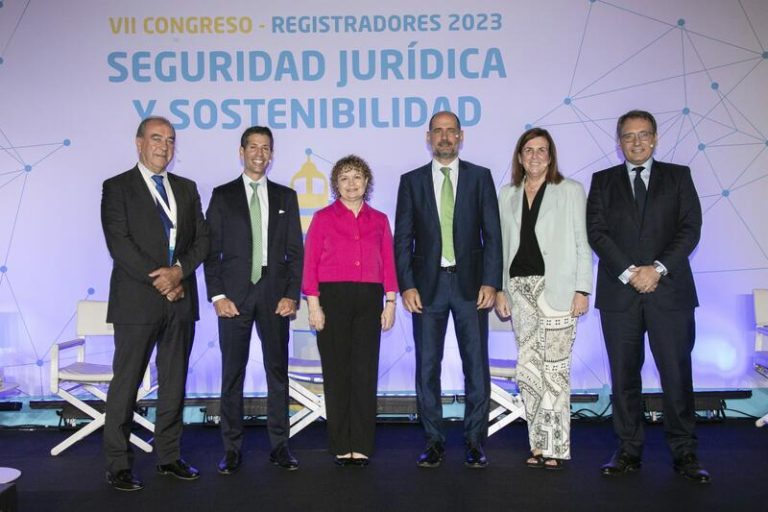 Los registradores, Iberdrola, Deloitte y los oficiales de cumplimiento lanzan una plataforma de 'compliance'