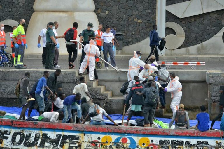 Albergues privados del Camino de Santiago ofrecen más de 1.000 plazas para alojar a los migrantes que llegarán a Galicia