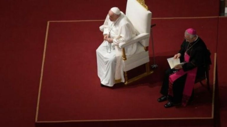 El Papa preside la oración por la Paz ante un 