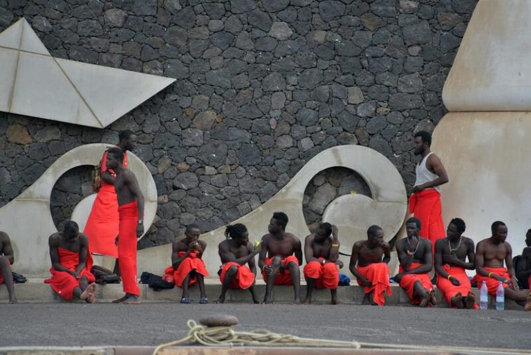Rescatan 179 migrantes en aguas cercanas a Tenerife durante las últimas horas