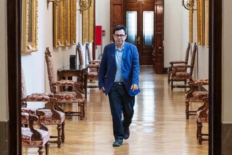 Pisarello, miembro de la Mesa del Congreso por Sumar, tampoco irá a la jura de la Princesa