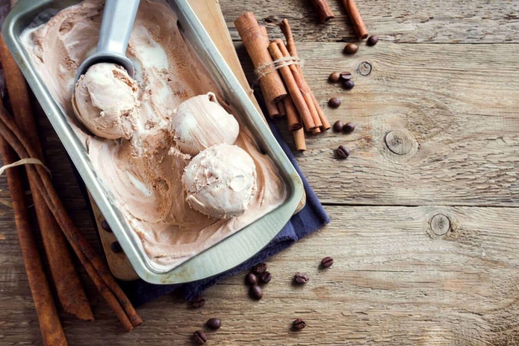 Ingredientes para el helado de canela, uno de los postres más deliciosos