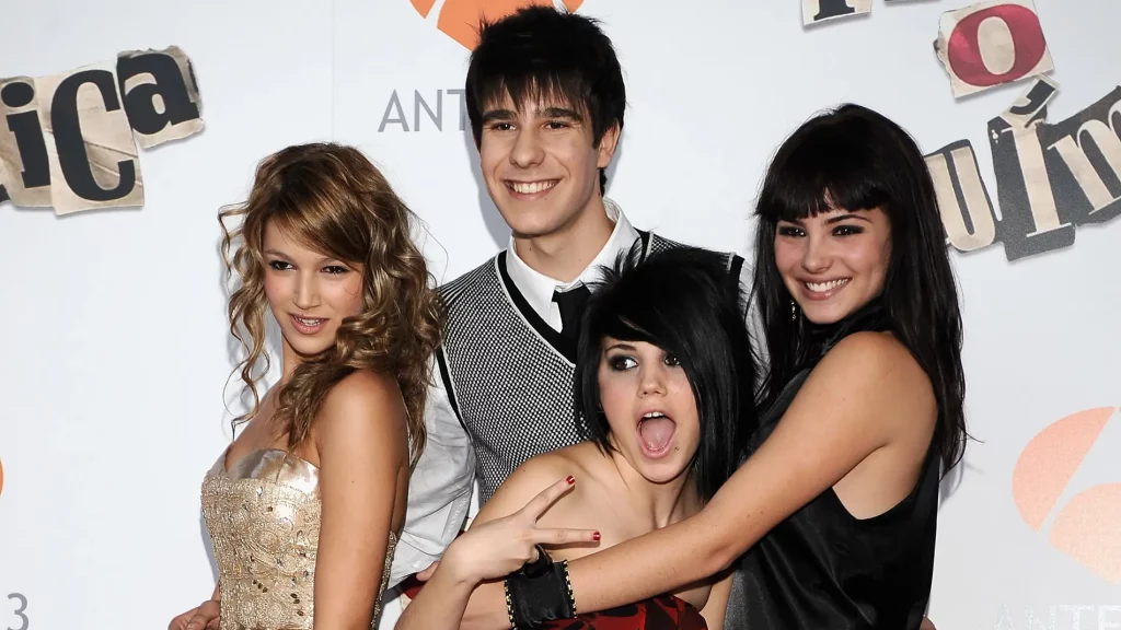 Úrsula Corberó y Angy Fernández desvelan las relaciones íntimas del reparto de Física o Química