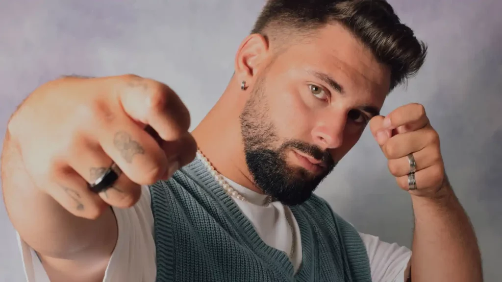 Entrevista a J.KBello: «Quiero llevar algo distinto al Benidorm Fest, algo que haga vibrar a la gente y que nadie se espere» 2 J.Kbello