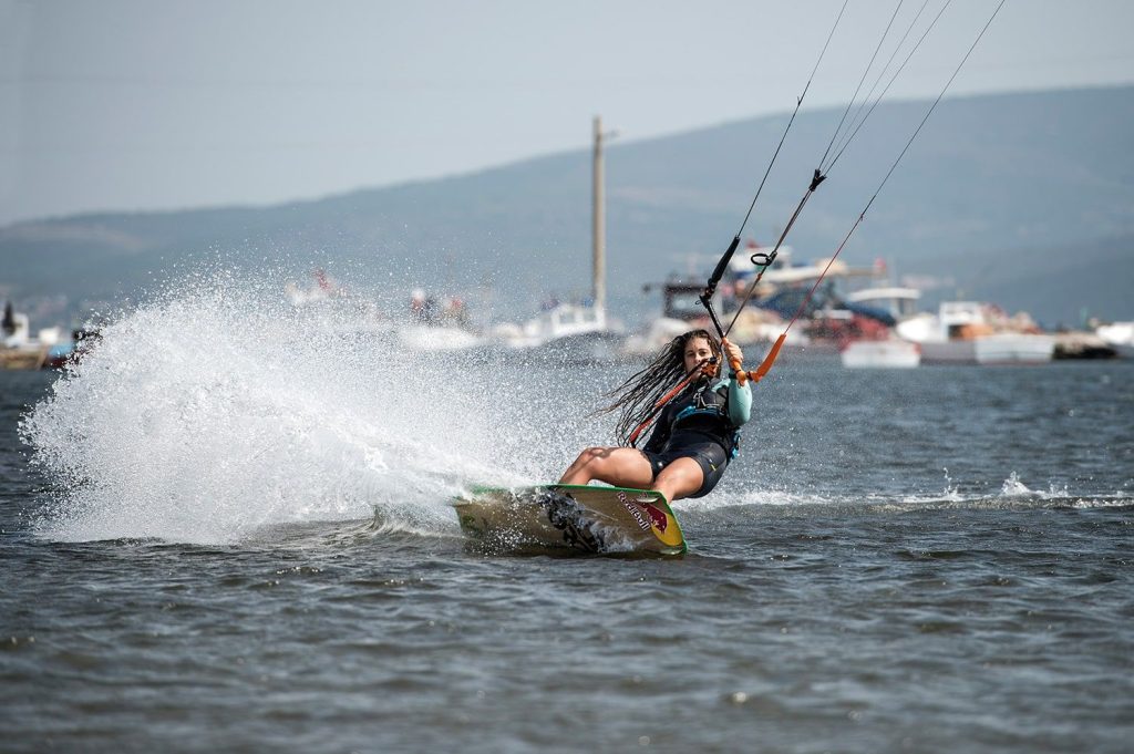 El turismo de aventura cada vez más de moda: descubre el mejor sitio donde poder realizarlo en España 226 Costa de Tarifa. Kitesurf en el Estrecho de Gibraltar