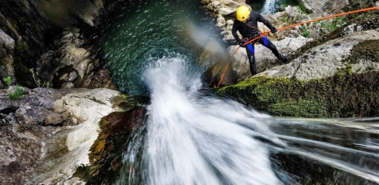 El turismo de aventura cada vez más de moda: descubre el mejor sitio donde poder realizarlo en España