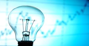 La OCU se enfrenta a las eléctricas por sus continuas “tarifas trampa”