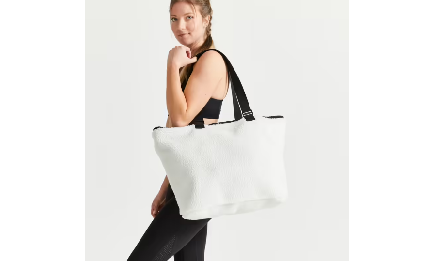 Este es el bolso de Decathlon para el gimnasio que te acompañará a todas partes