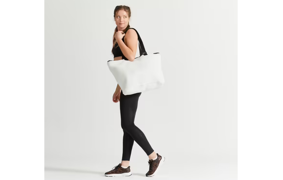 Este es el bolso de Decathlon para el gimnasio que te acompañará a todas partes