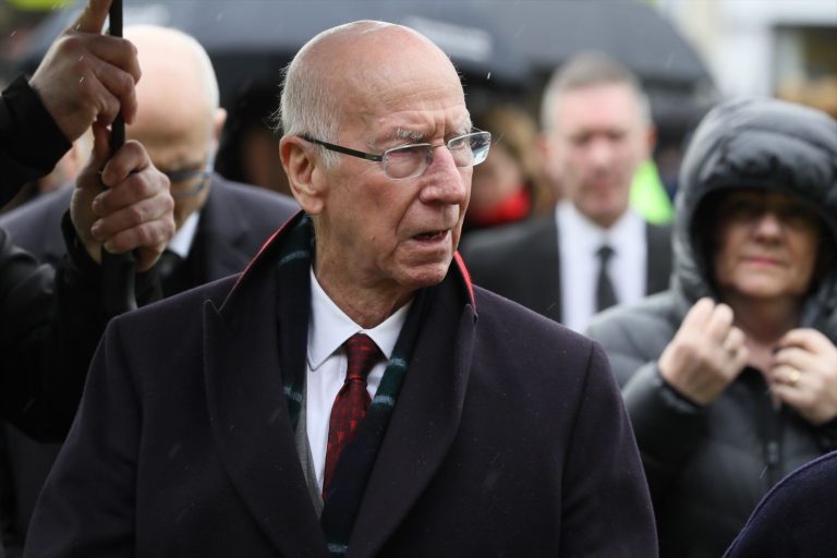 Fallece Bobby Charlton, leyenda del Manchester United, a los 86 años