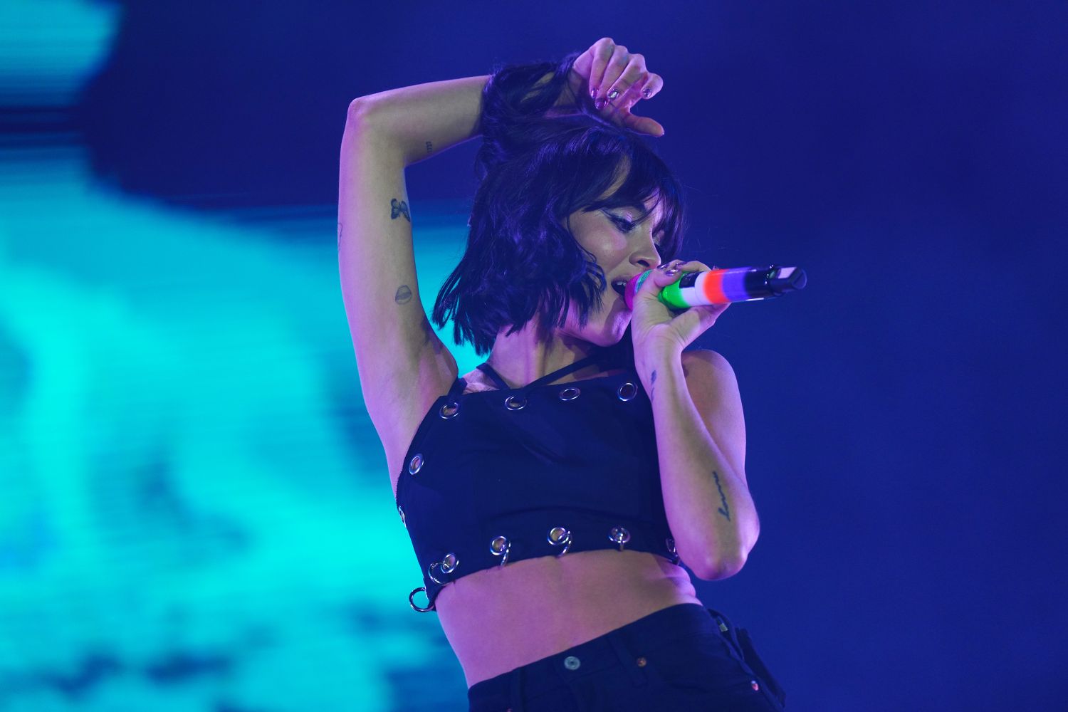 Aitana vuelve a dar de que hablar con un disco que bebe de los sonidos de la electrónica europea de los 90