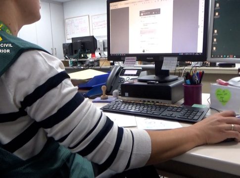 La Guardia Civil detiene a ocho personas por la estafa del falso hijo en apuros