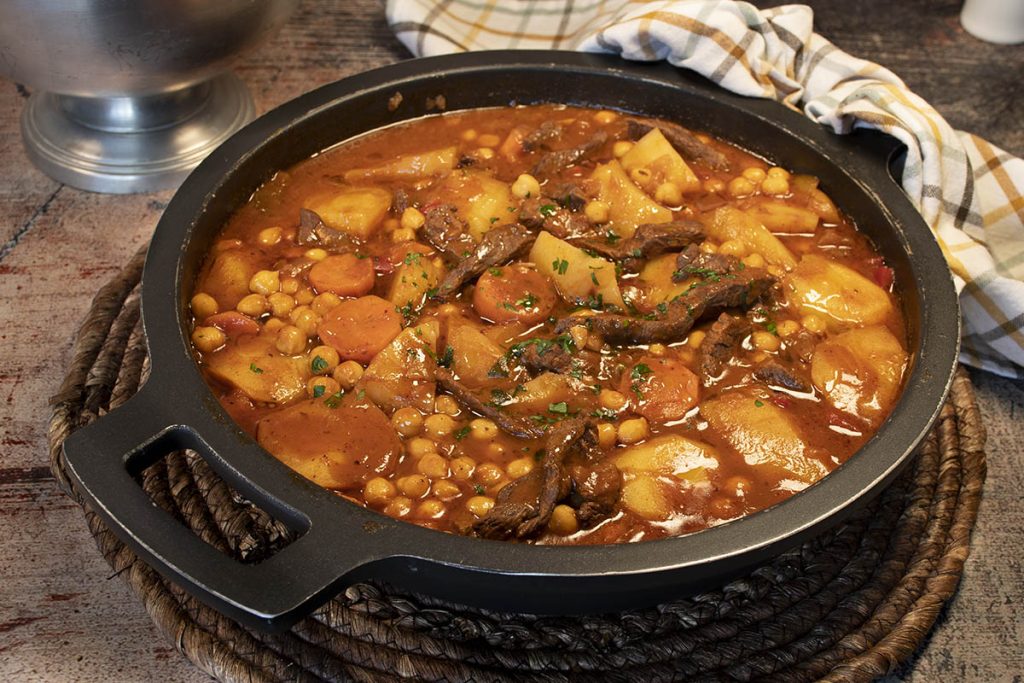 GUISO DE VACA CON GARBANZOS Y PATATAS