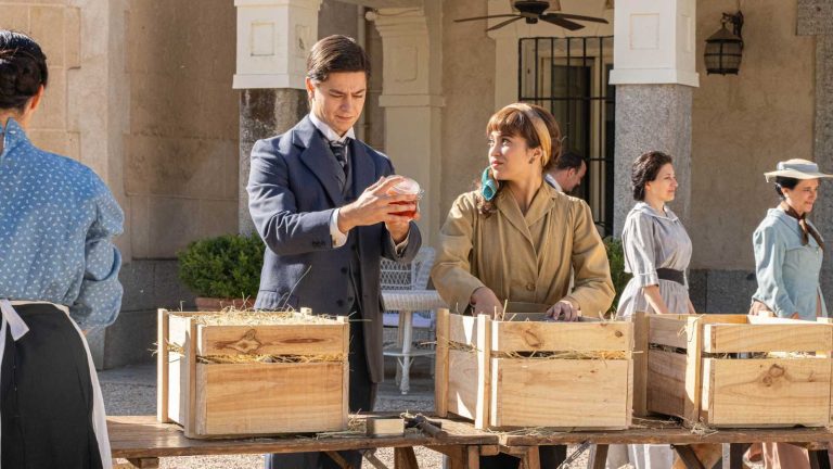 La Promesa: Cruz se rodea de aliados y se descubre su verdadera relación con Pelayo