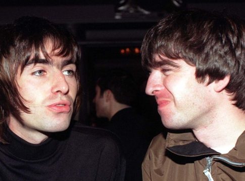 La épica rivalidad de los Gallagher. Oasis regresa con un giro inesperado La épica rivalidad de los Gallagher: Oasis regresa con un giro inesperado